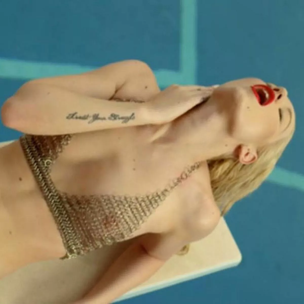Iggy Azalea naked and burlesque dancing in Change Your Life video NSFW