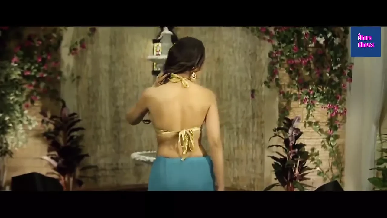 Actress Shilpi Sharma in Bikini: Asian Porn