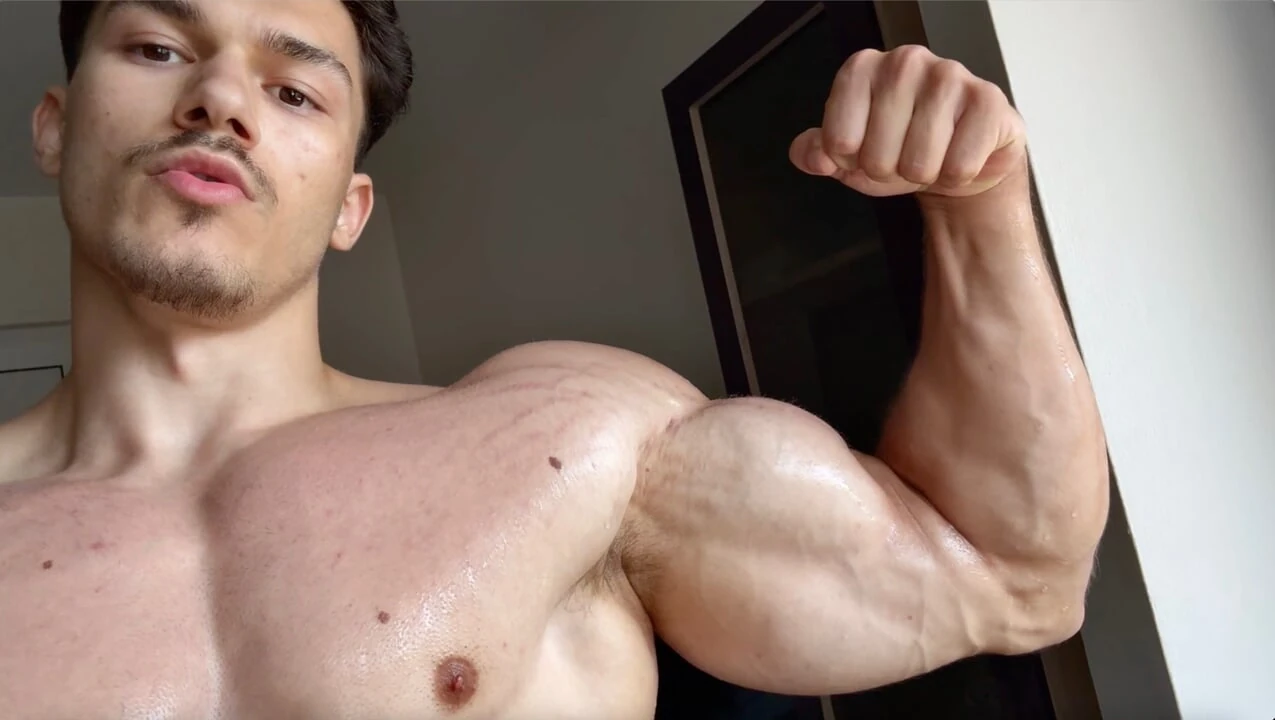 19 Year Old Muscle God Worship: Gay Masturbation Masturbation Porn by Muscles to Worship