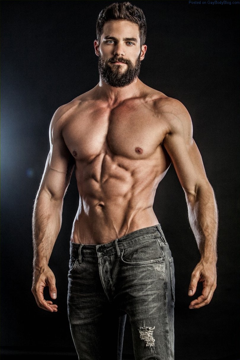 Lusting After Handsome Muscle Hunk Brant Daugherty