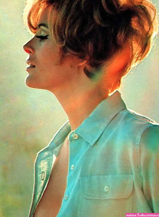 007s Sexy Jill St. John! Americas First Bond Girl!