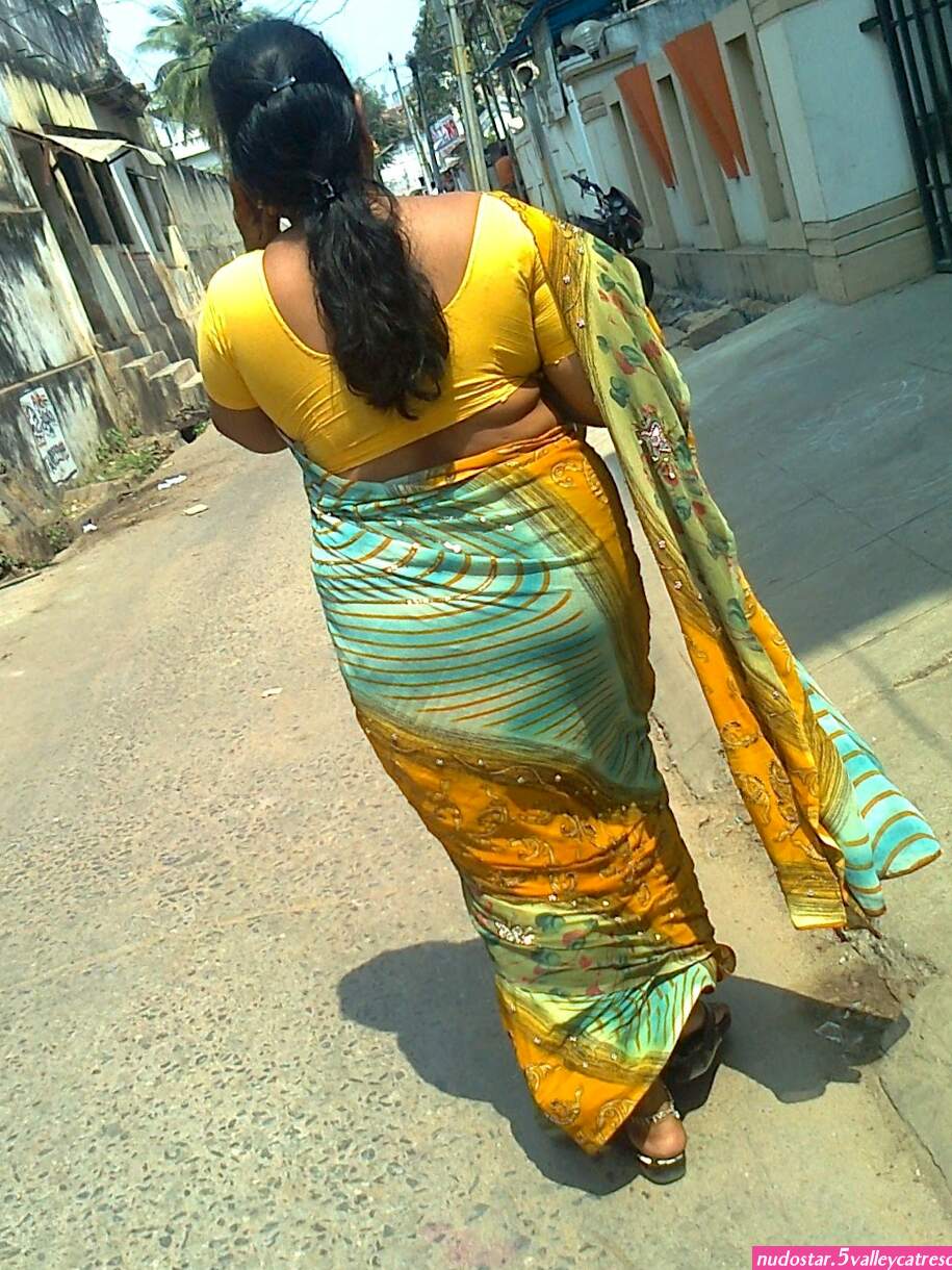 andhamina bhamalu : saree back ass