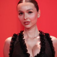 Sophie Mudd Red Carpet Boobs