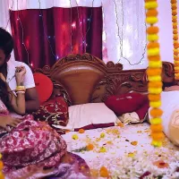 Desi Dulhan Ki Pahali Suhagraat Pati Ko Sulakar Apne Boyfriend Ke Sath Kia Chodon Chudai Hindi Audio