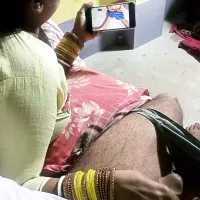 Nokar Ne Porn Dekh Rhi Malkin Ko Pela
