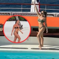 Foto: Emma Heesters had net zo goed geen badkleding aan kunnen trekken tijdens strandwandeling