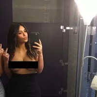 Kim Kardashian Emily Ratajkowski in naked bathroom selfie
