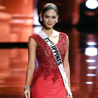 Miss Universe Pia Wurtzbach Almost Nude Shows Her Body In Bikini!