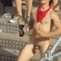 Naakte kerel zorgt voor leedvermaak op Tomorrowland