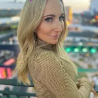 Nikki Glaser Nude OnlyFans Leak Picture Ja2pAaS0FK