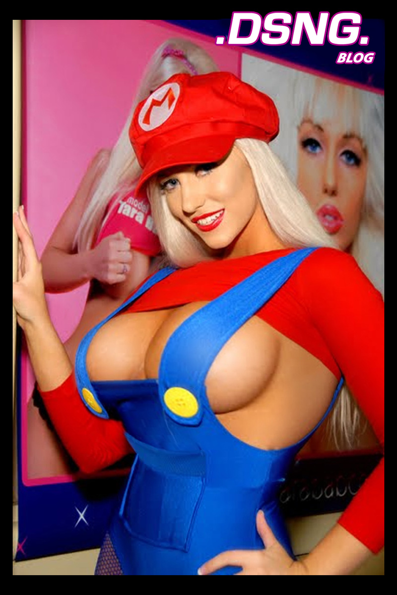 DSNGS SCI FI MEGAVERSE: NEW 2015 SEXY COSPLAY