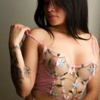 Lau Velez Free Photos: 12 Nude Pics