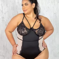 Plus size nude woman