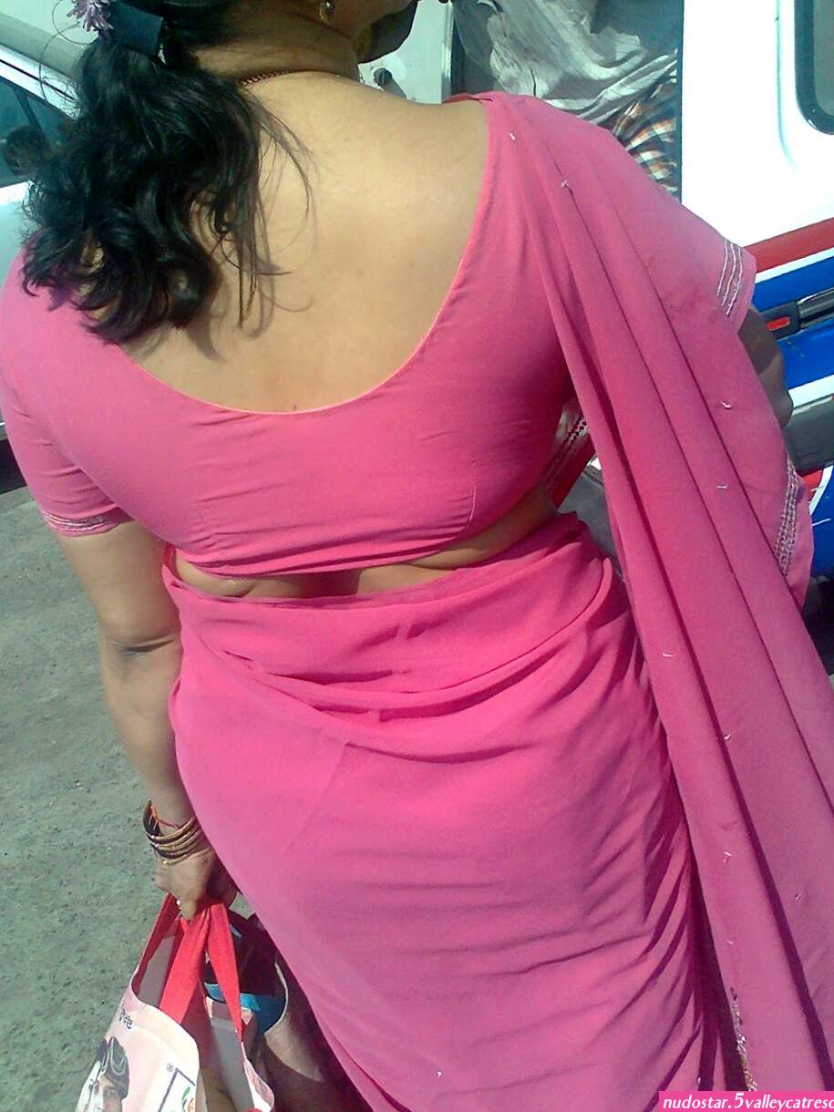 andhamina bhamalu : saree back ass